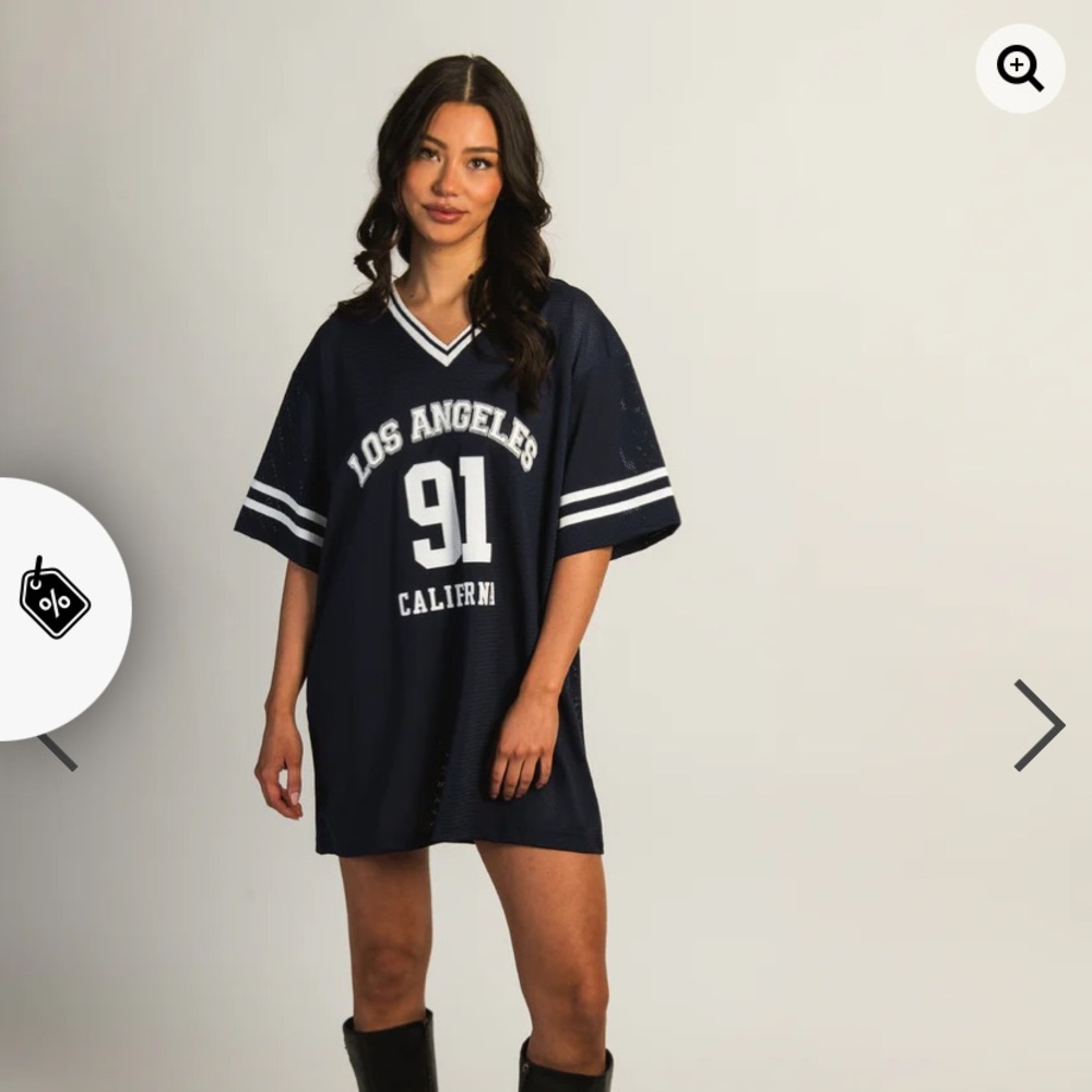 Princess Polly Navy Graphic Jersey mint condition